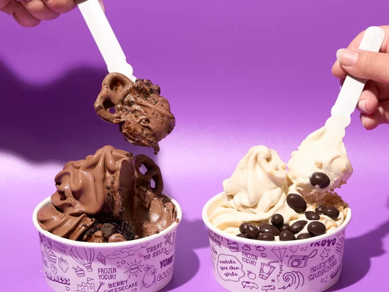 YOGM Frozen Yogurt
